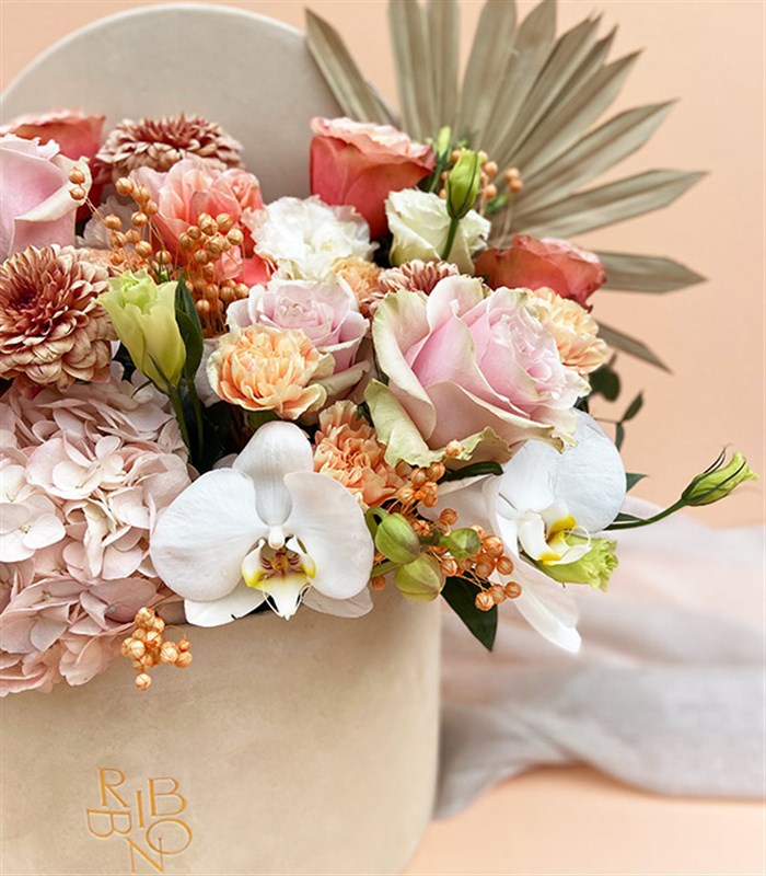 Lena Grand Pembe Ortanca Somon Gül Krem Kutu Çiçek