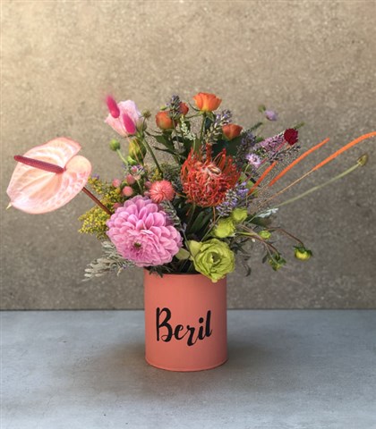Seasonal Flowers in Personalized Vase_general_view