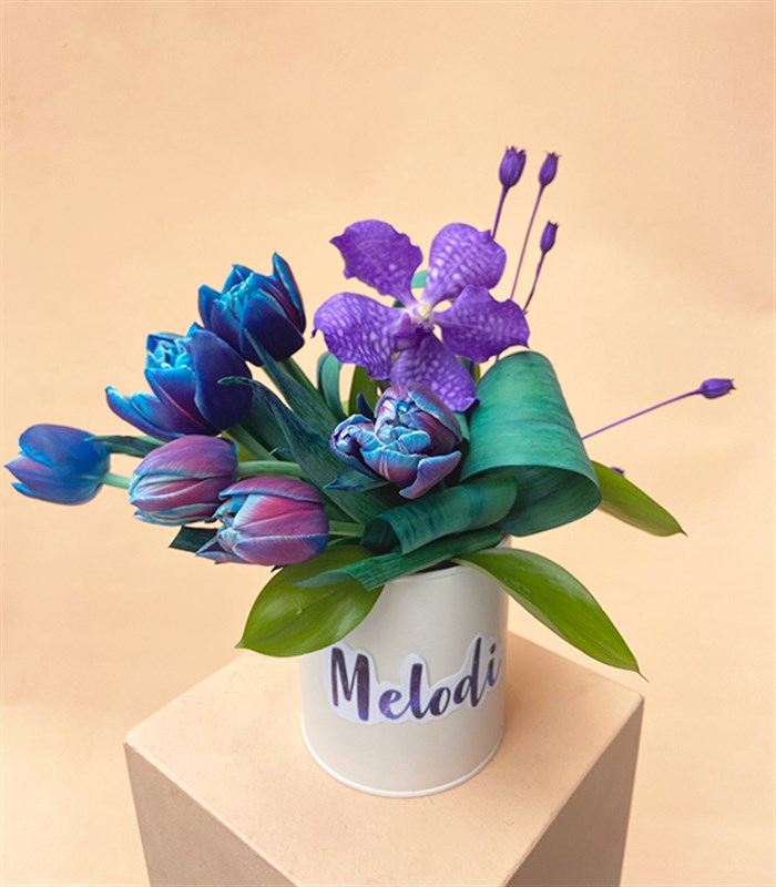 İsme Özel Vazoda Galaksi Laleler Mini Aranjman