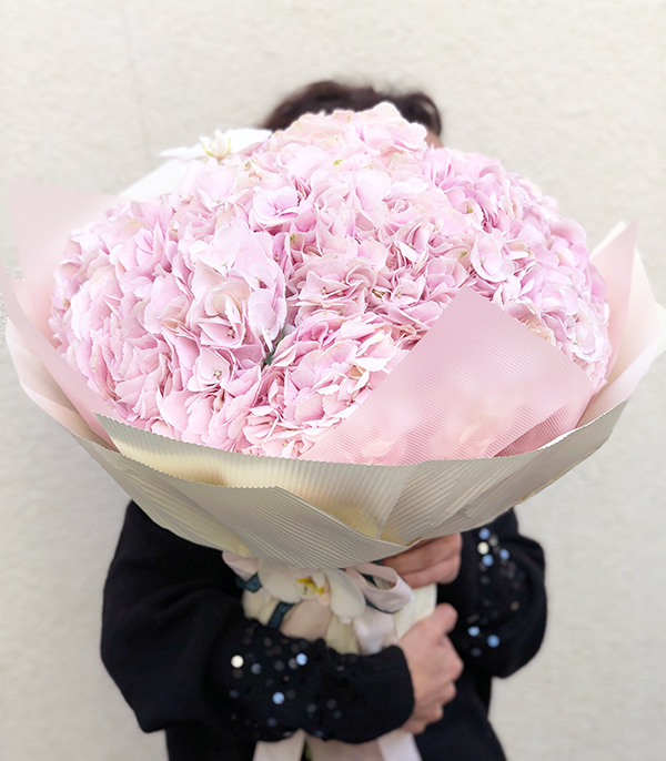 Grace Kelly Grand 20 Pink Hydrangea Bouquet