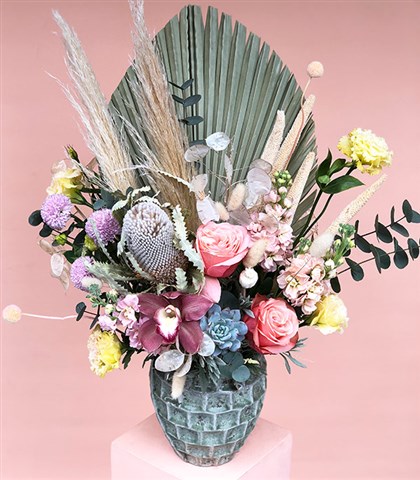 Elizabeth Taylor Natural Ceramic Vase Arrangement_view