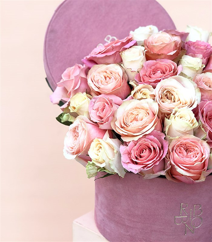 Rosaline Deluxe Pembe Somon Kutuda Güller