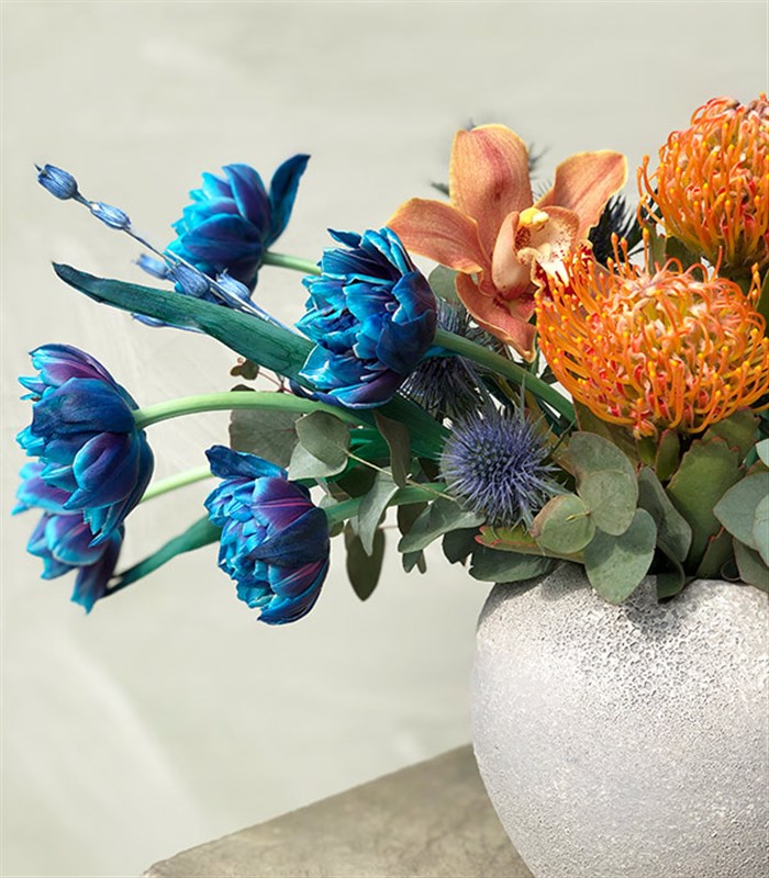 Dolunay Taş Vazoda Galaksi Laleler Aranjmanı