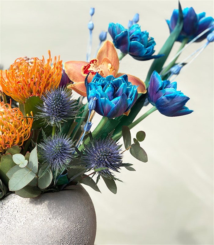 Dolunay Taş Vazoda Galaksi Laleler Aranjmanı