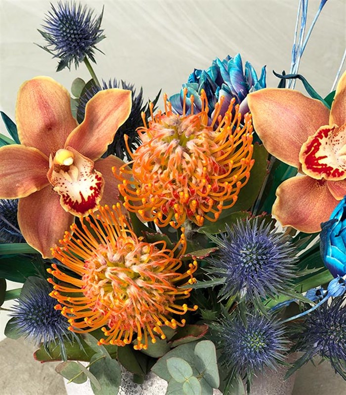 Dolunay Taş Vazoda Galaksi Laleler Aranjmanı