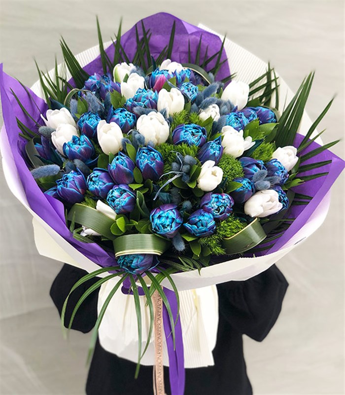 Messier Grand Deluxe Galaksi Lale Beyaz 50 Lale Buketi