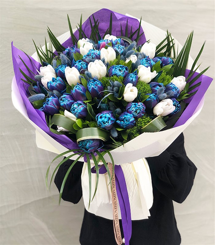 Messier Grand Deluxe Galaksi Lale Beyaz 50 Lale Buketi