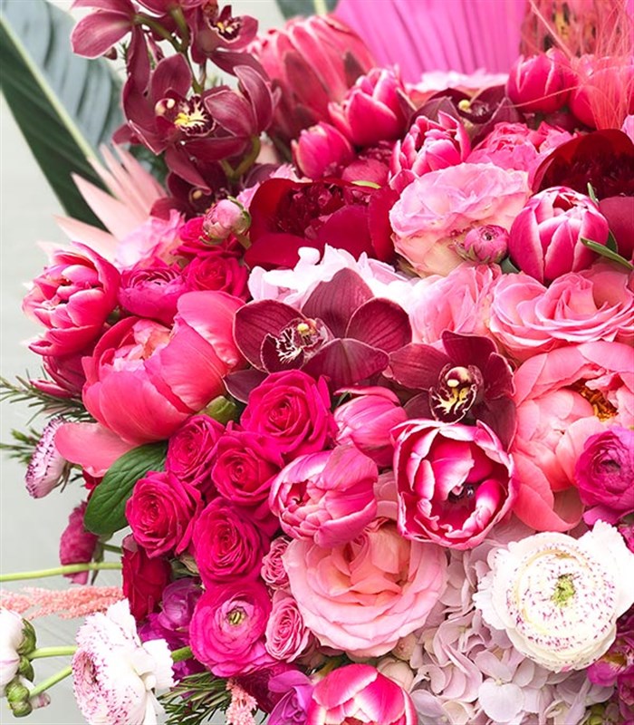 Victoria Royal Deluxe Pembe Mercan Şakayıklı Kutu Çiçek
