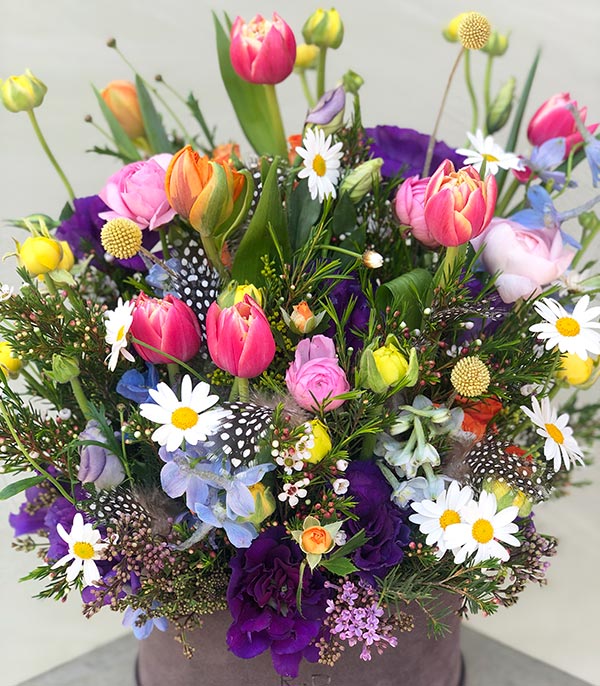 Aden Colorful Spring Daisy Flowers Box Arrangement