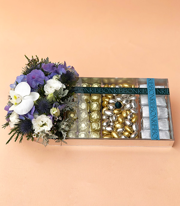 Blue Gold Grand Deluxe 28Pcs Almond Dragees Chocolate Tray