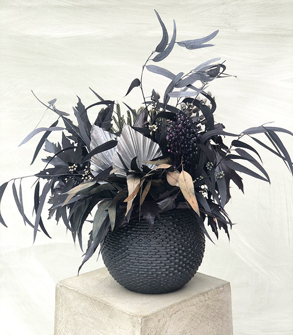 Black Swan Cam Vazoda Siyah Kuru Çiçek Aranjmanı