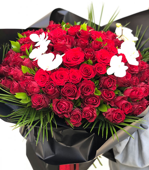 101 Red Roses Bouquet Royal Deluxe