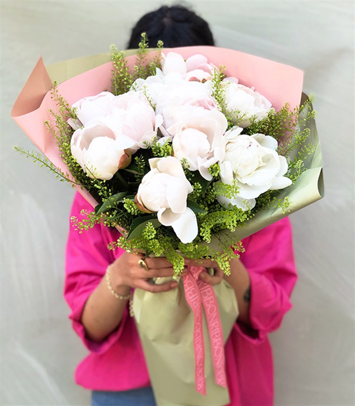 Jolie Deluxe 10 Beyaz Şakayık Buketi