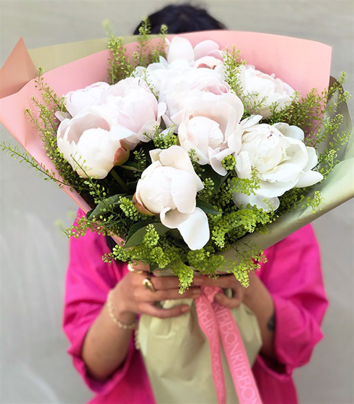 Jolie Deluxe 10 Beyaz Şakayık Buketi