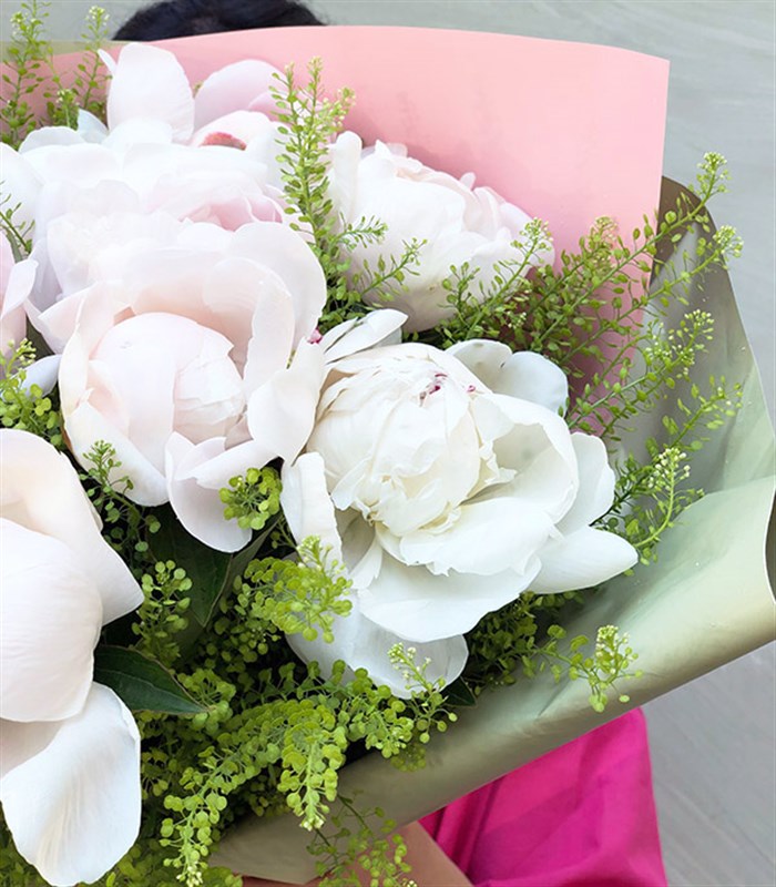 Jolie Deluxe 10 Beyaz Şakayık Buketi