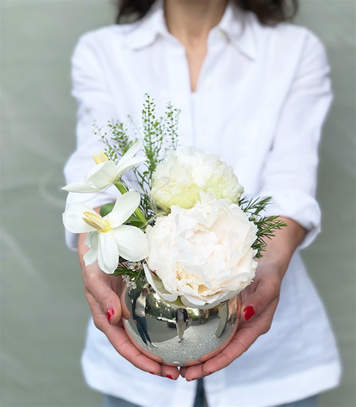 Naive Mini Silver Vazoda Şakayık Beyaz Lale