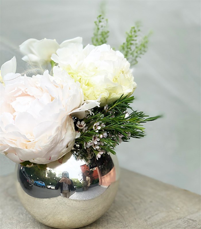 Naive Mini Silver Vazoda Şakayık Beyaz Lale