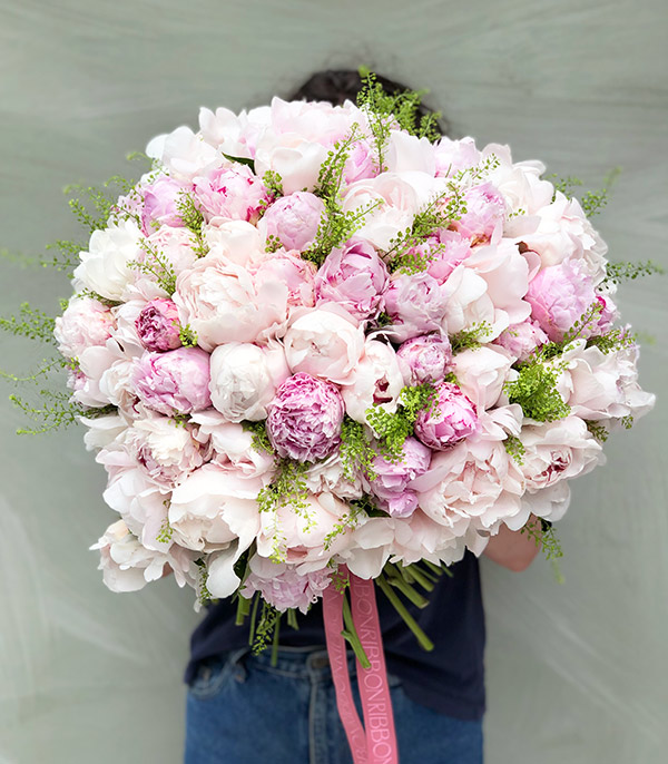 Royal Deluxe Pink 100 Peonies Bouquet