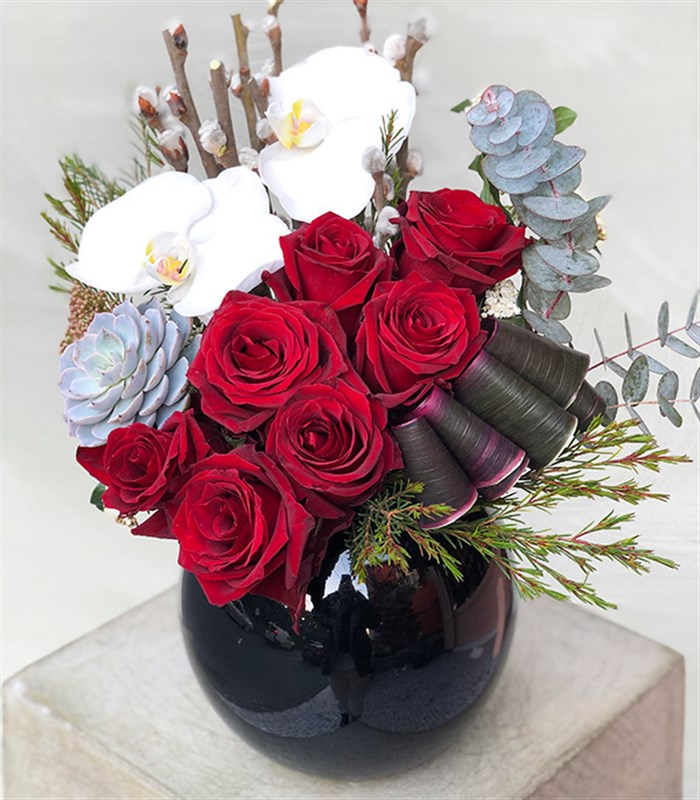 Jenny Kırmızı Gül Beyaz Orkide Siyah Vazo Aranjman