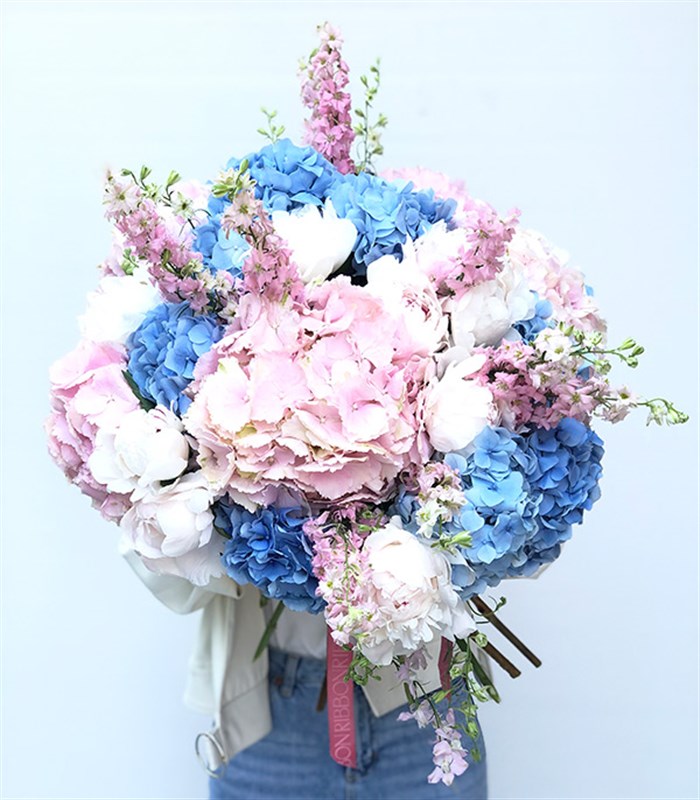 Avril Grand Deluxe Delfinyum Mavi Pembe Ortanca Beyaz Şakayık Buketi