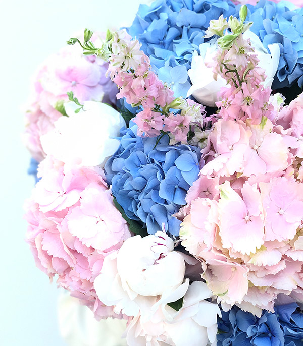 Avril Grand Deluxe Hydrangea Peony Bouquet