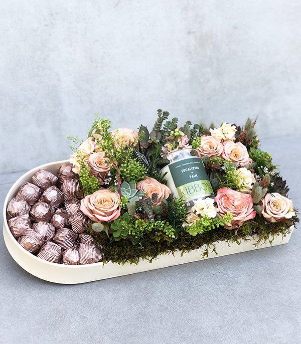 Cappucino Roses Chocolate Tray with Candle