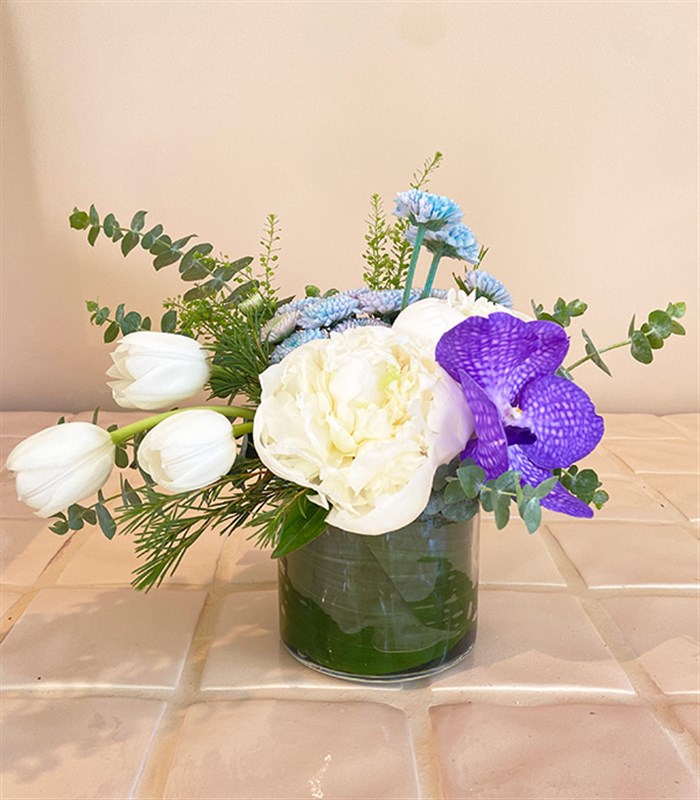 Luca Beyaz Şakayıklı Mini Aranjman