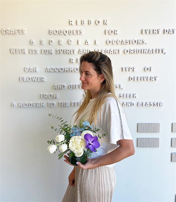 Luca Beyaz Şakayıklı Mini Aranjman