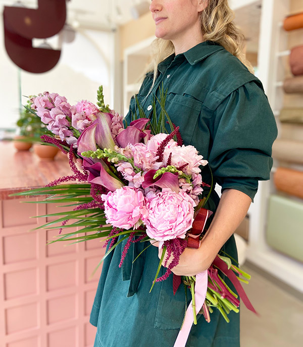 Rosetta Deluxe Gala Pink Peony Bouquet
