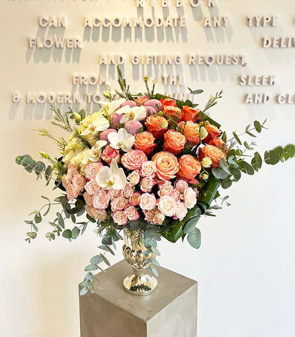 Grand Deluxe White Salmon Rose Vase Arrangement