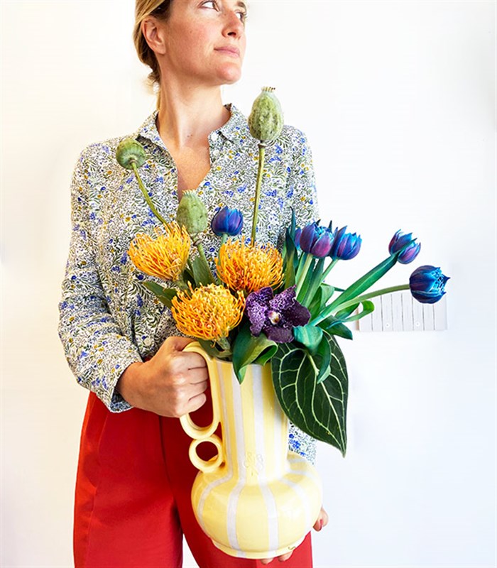 Sarı El İşi Seramik Sürahi Vazoda Lucas Galaksi Laleler