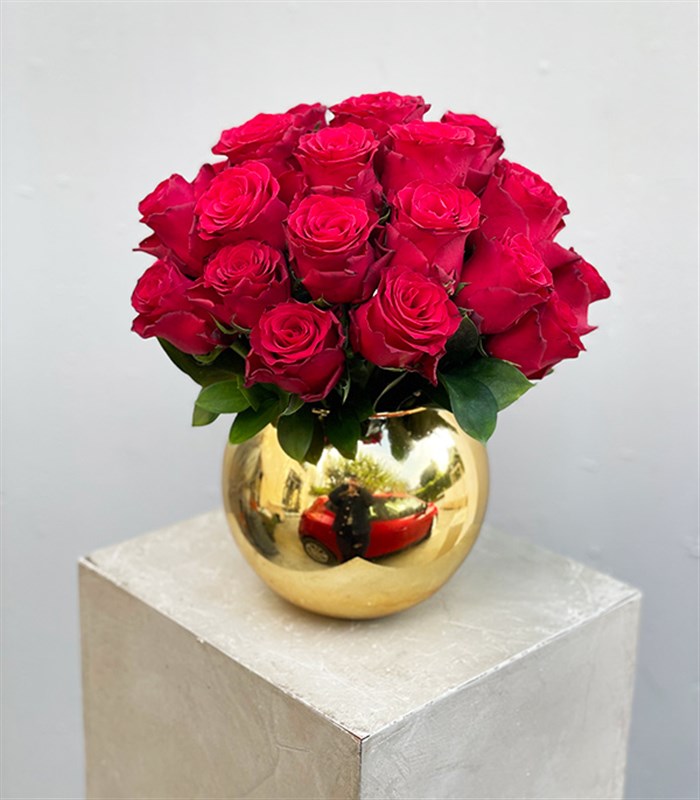 Gold Vazoda 25 Kırmızı Güller Ekvator Gülü