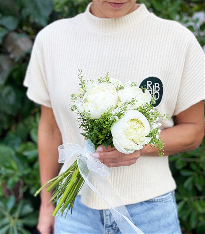 7 Beyaz Şakayık Gelin Buketi