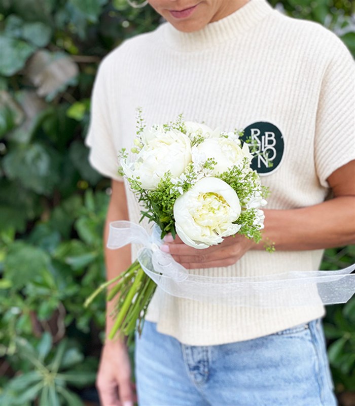 7 Beyaz Şakayık Gelin Buketi