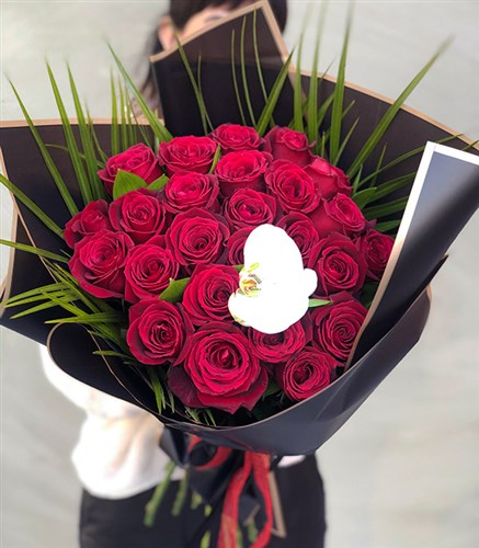Amore 25 Red Roses Bouquet
