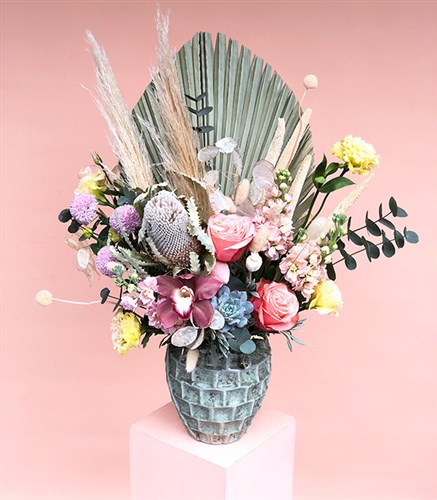 Elizabeth Taylor Natural Ceramic Vase Arrangement