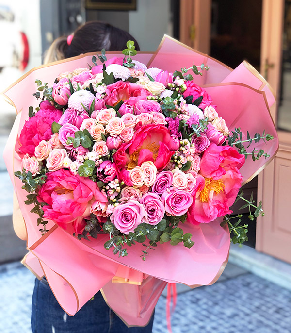Grand Deluxe Peony Pink Bouquet