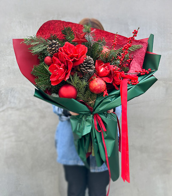 Red Christmas Bouquet