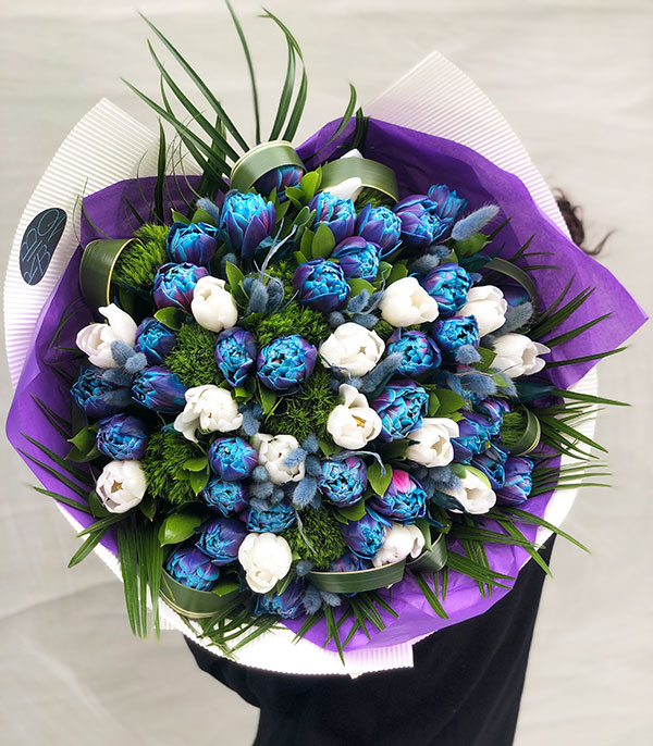 Messier Grand Deluxe Galaxy Tulips Bouquet