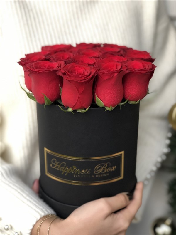 Siyah Küçük Silindir Kutuda Kırmızı Güller