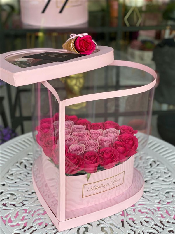 Pembe Kalp Asetat Kutuda Koyu ve Açık Pembe Güller