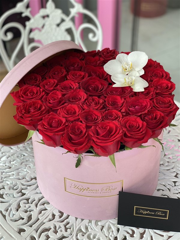 Pembe Kadife Mega Kutuda Kırmızı Güller