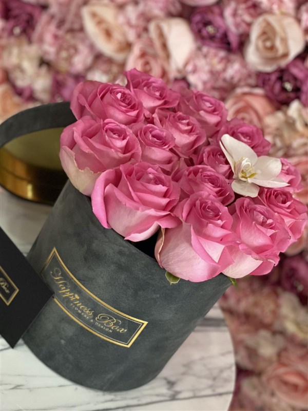 Füme Orta Boy Silindir Kutuda Pembe İthal Güller