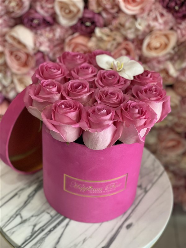 Pembe Orta Boy Silindir Kutuda Pembe İthal Güller