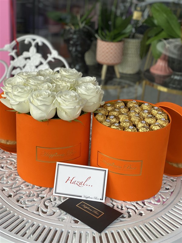 Turuncu Silindir Kutuda Güller ve Çikolatalar