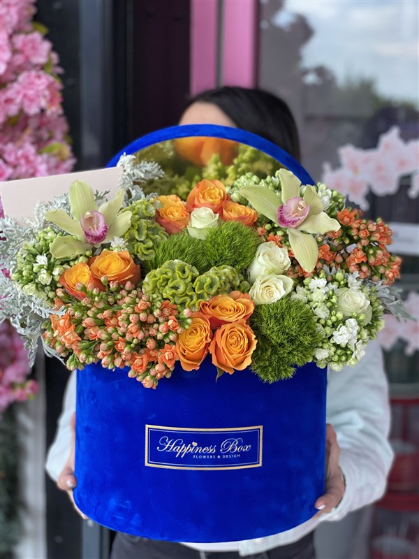 Mavi Kadife Mega Kutuda Turuncu Aranjman