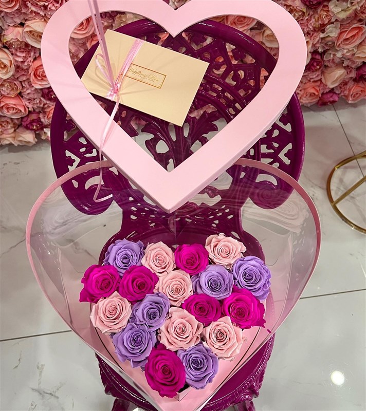 Pembe Kalpli Kutuda Renkli Solmayan Güller