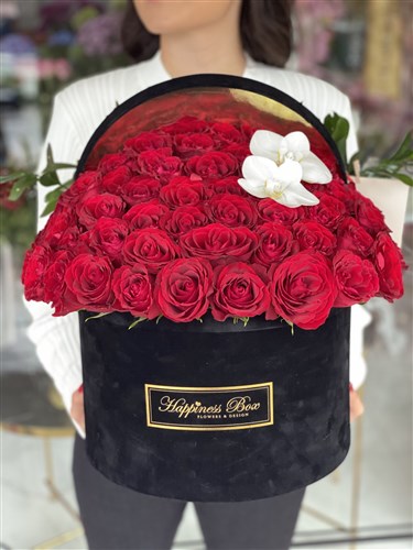 Lüks Kadife Kutuda Kırmızı Güller Aranjmanı