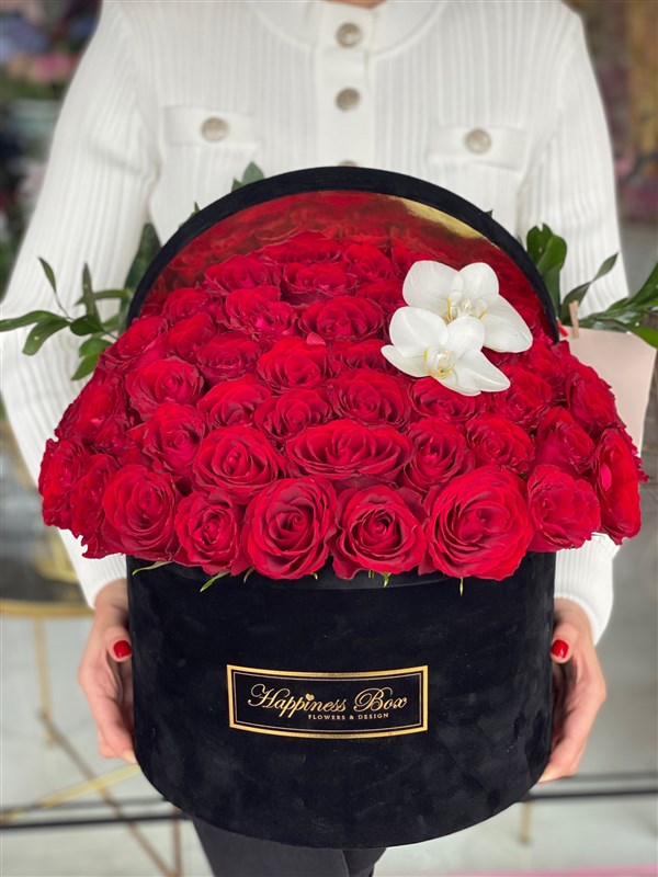 Lüks Kadife Kutuda Kırmızı Güller Aranjmanı