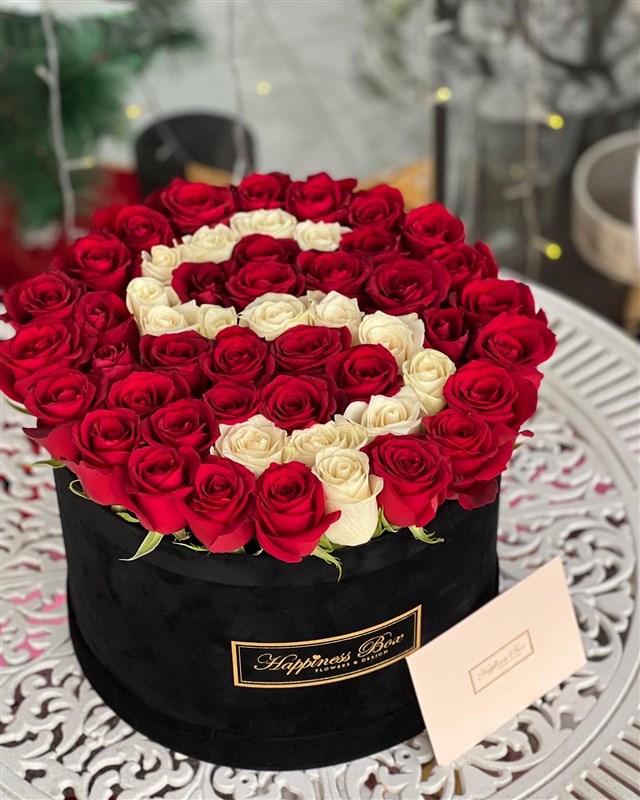Siyah Lüks Kutuda Kırmızı Harf Gül